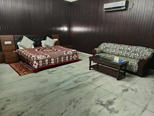 Satkar palace hotel