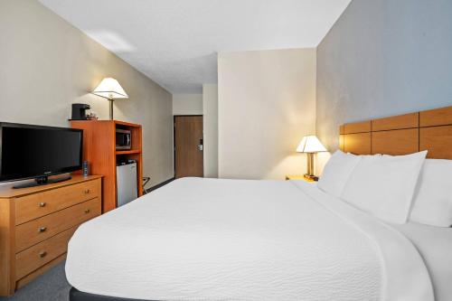 Quality Inn Dubuque - image 12
