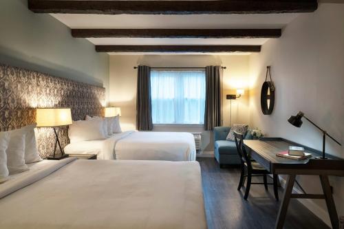 The Century House, Ascend Hotel Collection in Latham, USA