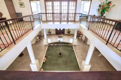 Landsdown House - by ZenBreak in Enterprise