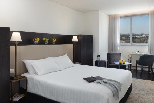 room detail thumbnail 0