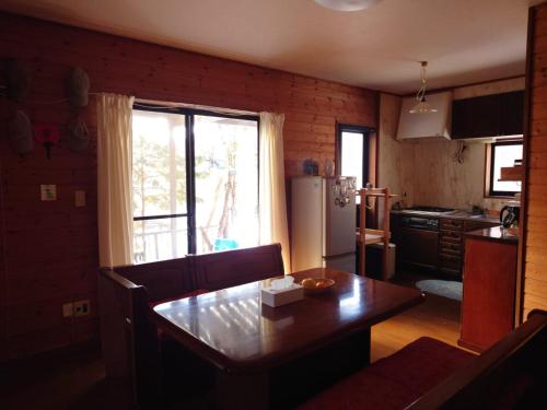 戸隠の自然に佇む 小さな一棟貸しコテージ Private Tiny Cottage in the Nature of Togakushi Breath in Earth