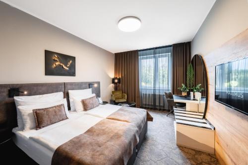 2 twin beds