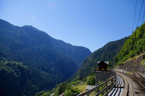 Lieu Secret dans les Alpes Suisses - Chalet - Le Trétien