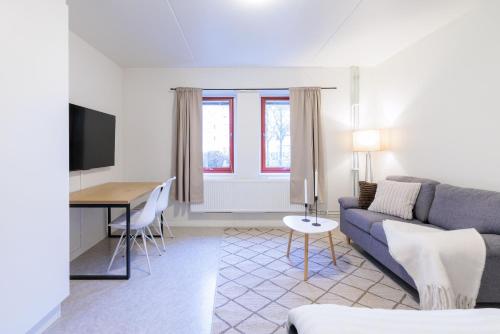 Easy Livin' Apartment Hotel - image 5