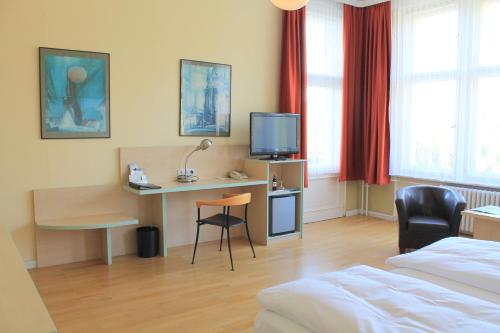 Comfort Double Room image 5