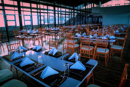 Restaurant, Ramadia Grand Holiday Resort in Bolgoda Lake