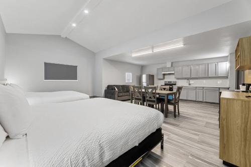 Scottish Inns & Suites - image 11