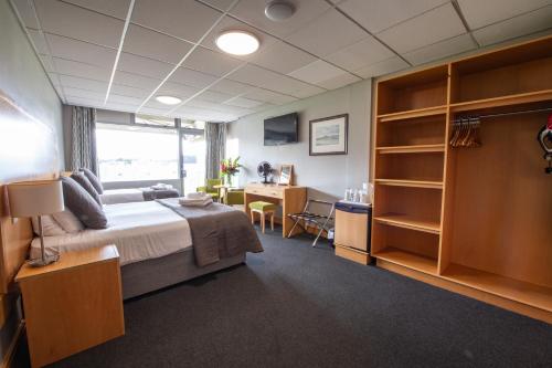 Headingley Lodge - image 13