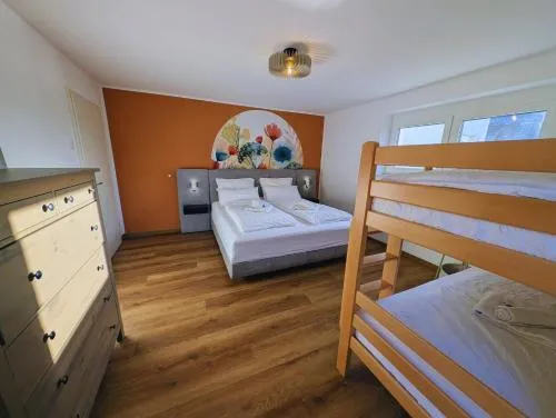 Frankenherz-Apartments - Premium Wohnung mit Terrasse & zwei Schlafzimmern, nahe Playmobil-Funpark, Self-Check-In in Großhabersdorf, Deutschland