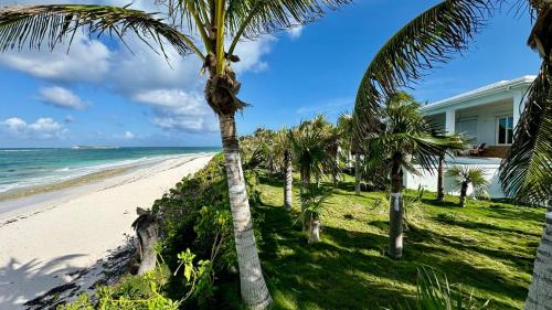 8 Bedroom Ocean Front in Eleuthera Double Bay with pool in Norspalmeto Pointa