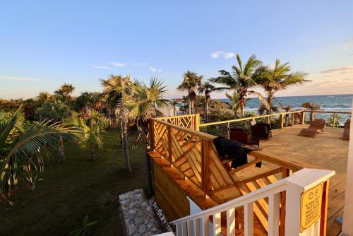 8 Bedroom Ocean Front in Eleuthera Double Bay with pool in Norspalmeto Pointa