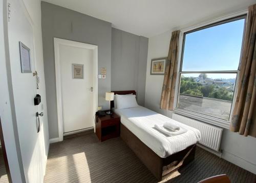1 twin bed