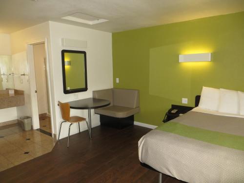 Fisherman's Cove Inn