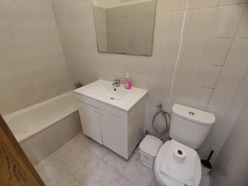 T1 Penha de Franca com patio - image 11