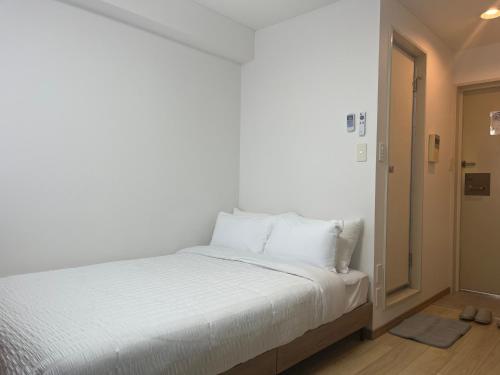 CraftFlat Komagome 503, a compact studio at excellent location