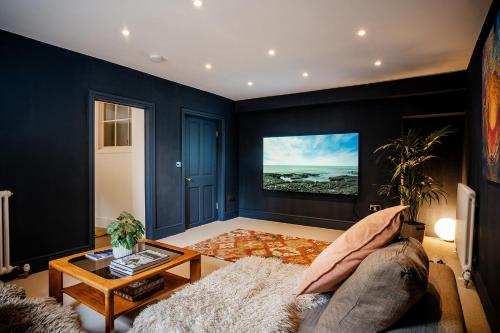 Facilities, BATH Luxury Georgian Flat in Combe Down