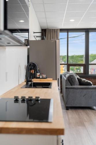 virtuvė, Bridge View at The MillRows Suites in Naujasis Glasgas