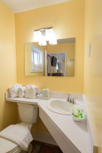 Double Room with Two Double Beds room in The Palms Hotel