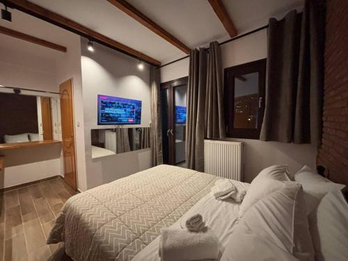 Tzovolos Apartments in คาลาไรทา