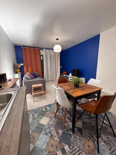 Small 2 room cocoon in a luxury building in 洛尼