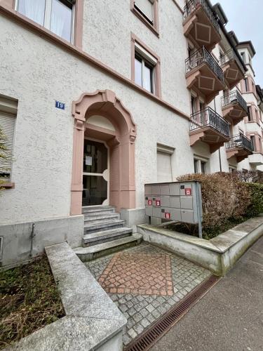 Entrance, Zurich Style One Bedroom All Yours in Albisrieden - Altstetten