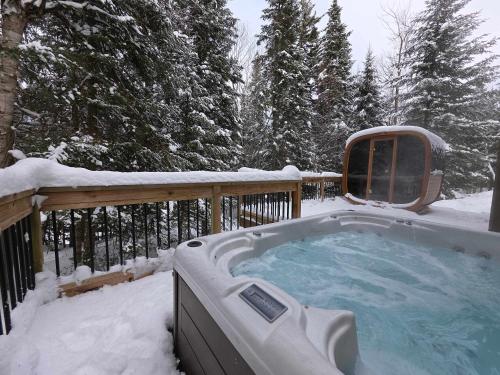 Eko Eau Bonheur in Saint Adolphe D'Howard (QC)