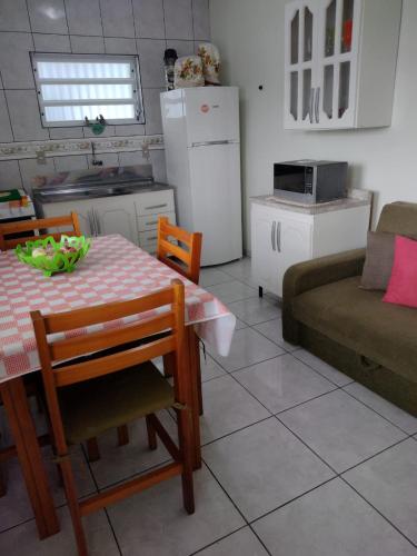 Apartamento 2 minutos da praia in 拉戈伊尼亞