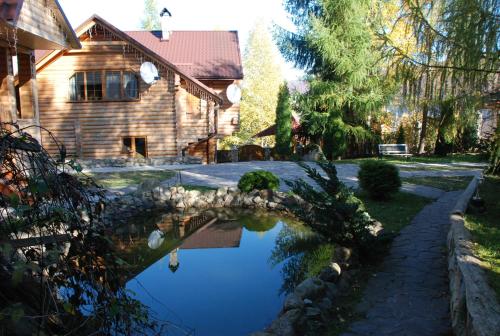 2 bedrooms, 5 beds