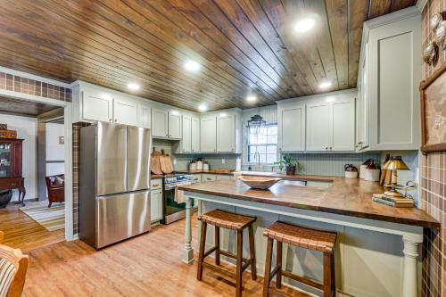 Fishing Ponds: Peaceful Tifton Getaway in 泰泰 (GA)