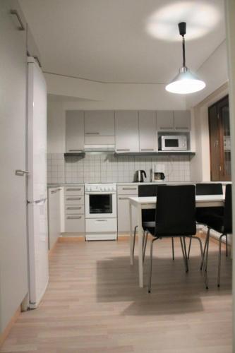 ห้องครัว, Spacious Apartment for 4 with Sauna in โซดันคือและ