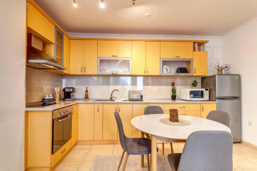 Two-bedroom Apartment in the Heart of the Rhodopes by Flat Manаger in Pamporovo