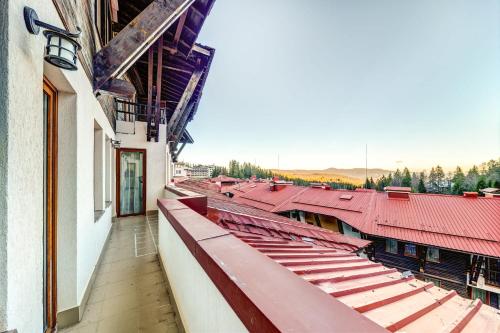 Two-bedroom Apartment in the Heart of the Rhodopes by Flat Manаger in Pamporovo