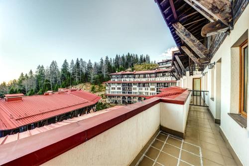 Two-bedroom Apartment in the Heart of the Rhodopes by Flat Manаger in Pamporovo