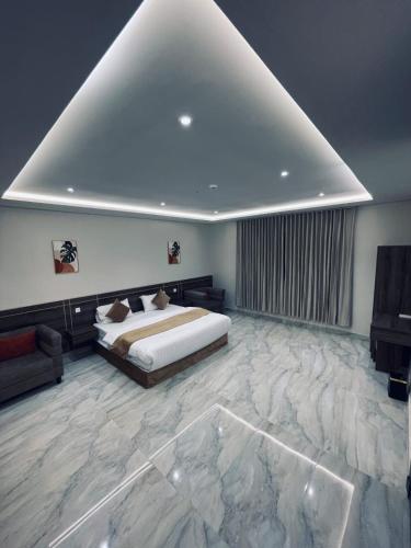 Kalm Serviced Apartments 4 - Tap to explore photos