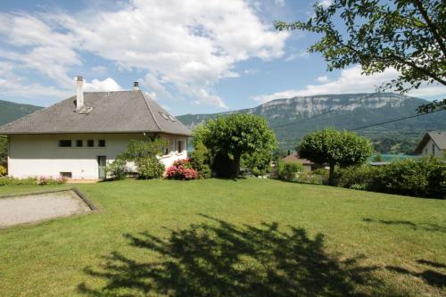 Beautiful villa on the slopes of Lake Aiguebelette! in Saint-Alban-de-Montbel