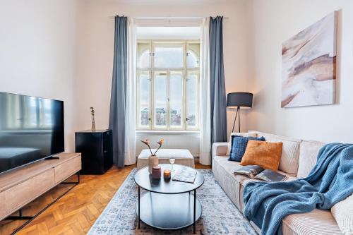 Prague Days - Riverside Two-Bedroom Apartment with Workspace in New Town - image 10