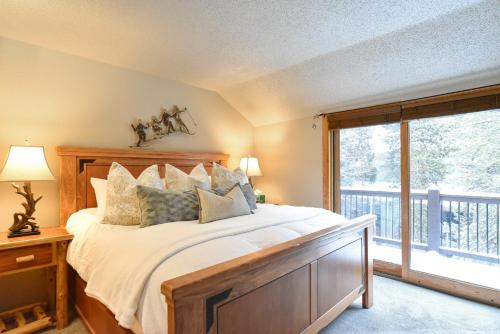 Winterpoint Snowbound Townhome - Walk to Town/Slopes in Four O'Clock