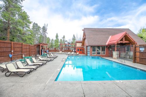 Winterpoint Snowbound Townhome - Walk to Town/Slopes in Four O'Clock