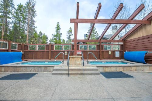 Winterpoint Snowbound Townhome - Walk to Town/Slopes in Four O'Clock