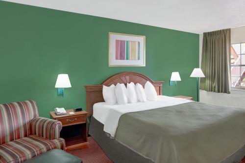 Howard Johnson by Wyndham Ft. Myers FL in ฟอร์ตไมเยอร์ส (FL)