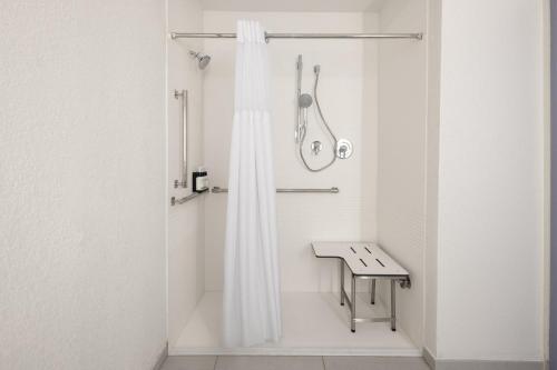 Sleep Inn Sumter - image 2