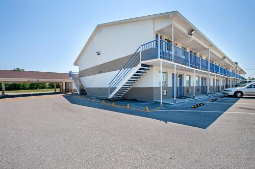 Motel 6-Charles Town, WV