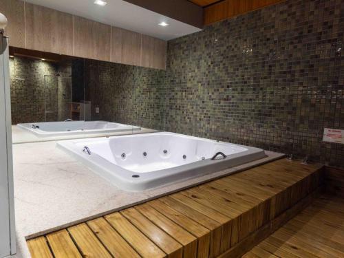 Hot tub, Motel Caricia (Adult Only) in Madureira