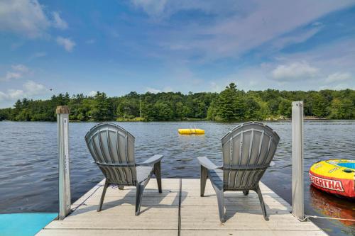 . Lake Arbutus Escape! Game Room, Dock & Fire Pit