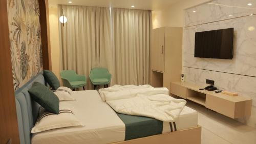 hotel ashirwad in Wadgaon