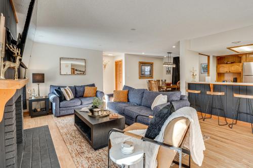 Riverfront Lincoln Condo with Pool and Free Shuttle! - main image
