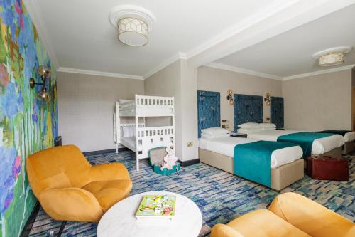 Ashdown Park Hotel - image 13