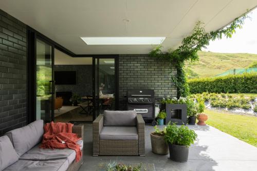 Spacious 5 Bed Home 2 Mins to Beach in Gisborne