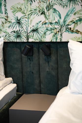 2 twin beds